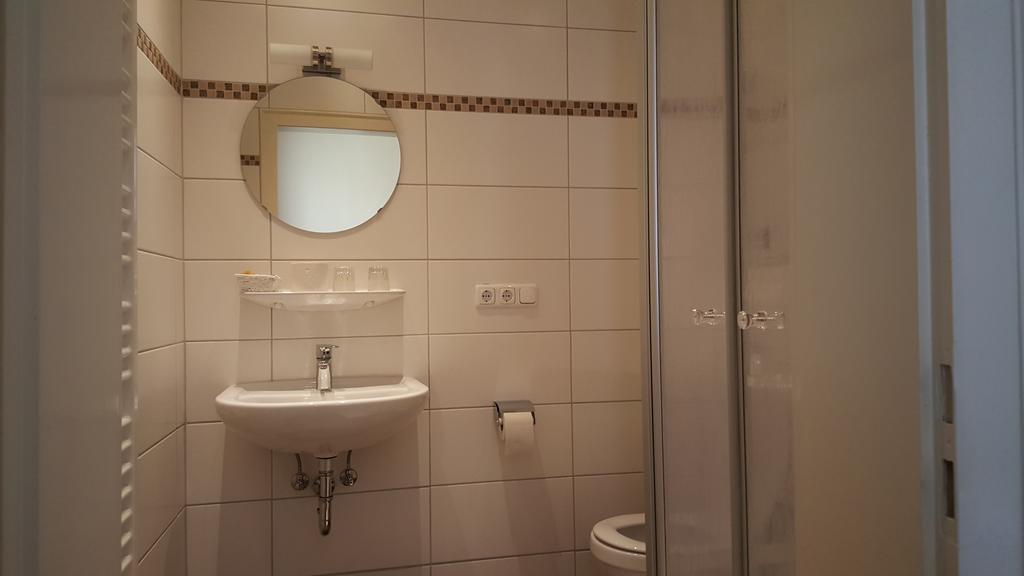 Hotel Ratskeller Люхов Номер фото