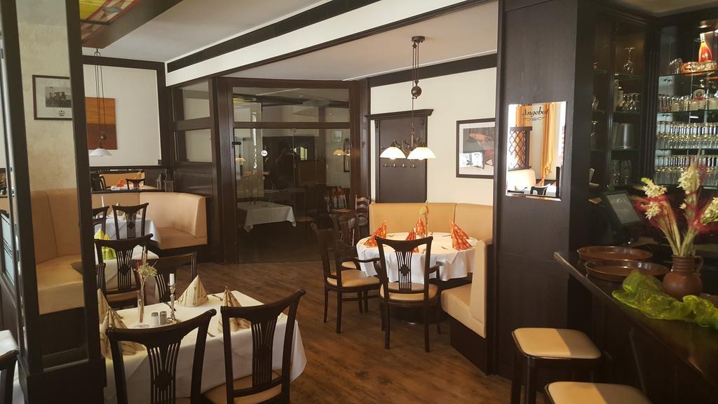 Hotel Ratskeller Люхов Экстерьер фото